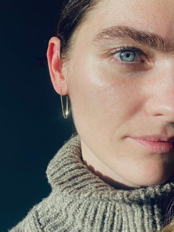 Image of GOLDEN THREAD EARPIECE