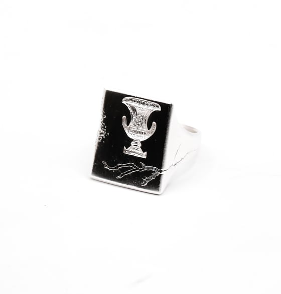 Image of Urn Signet