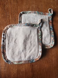 Image 1 of Linen Pocketed Potholder Set
