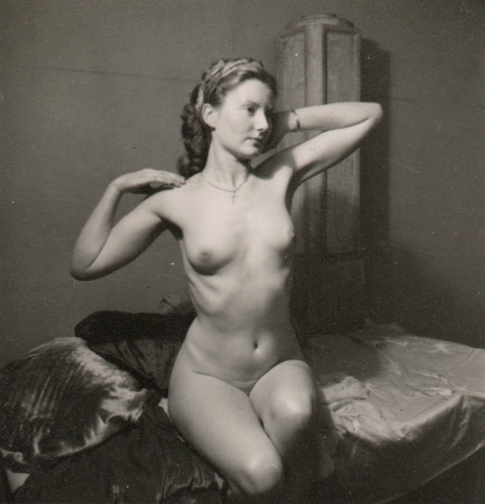 Image of Bertram Park: Nude study of a woman, ca. 1940