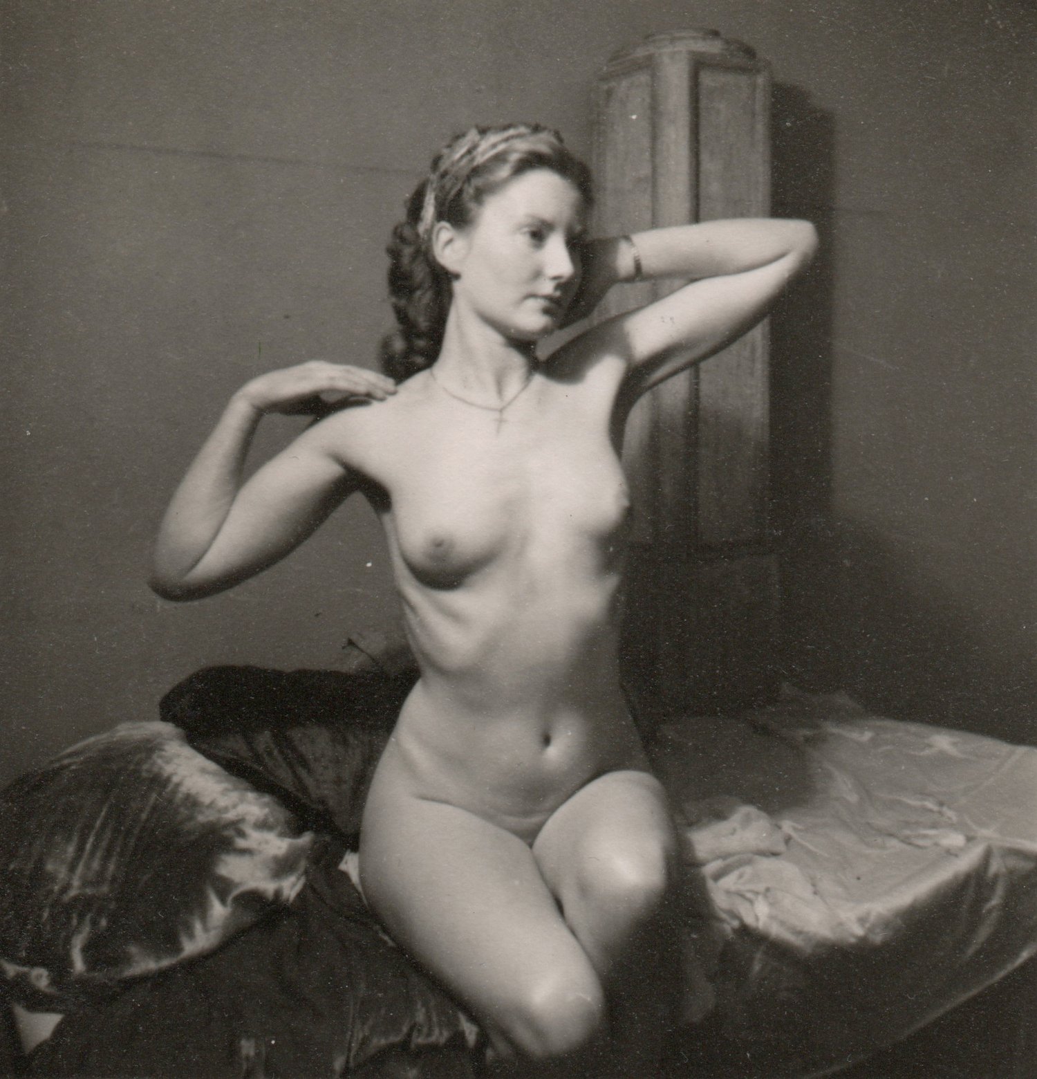 Image of Bertram Park: Nude study of a woman, ca. 1940