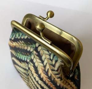 Image of Fern frond, velvet kisslock coin purse