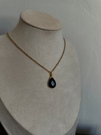 Image 5 of Onyx in Gold 