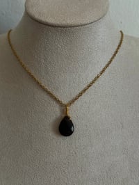 Image 3 of Onyx in Gold 