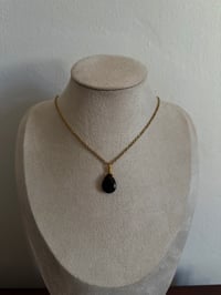 Image 2 of Onyx in Gold 