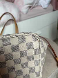 Image 13 of Louis Vuitton Neverfull MM Damier Azur Rose Ballerine
