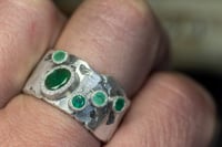 Image 4 of 'telos no.4' - Recycled silver and emerald ring