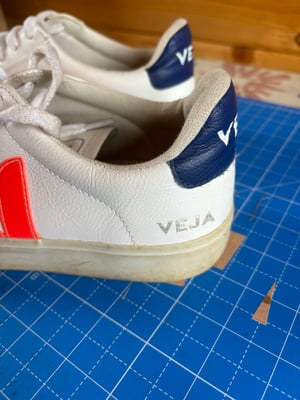 Veja vegan trainers - white red and navy size 5 