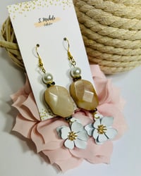 Image 4 of Tan & White Flower Earrings
