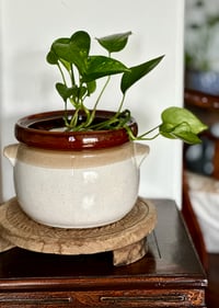 Image 2 of Vintage large crockpot 