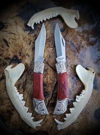 Image 2 of Runes Vintage Rosewood Compact Pocket Knife