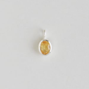 Image of Light yellow Citrine oval cut silver necklace