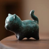 Small Ceramic Ornament Shaped Like a Cute Retro Cat - Tea Ceremony Accessory