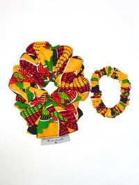Image 2 of Kente Vibes Scrunchie Set