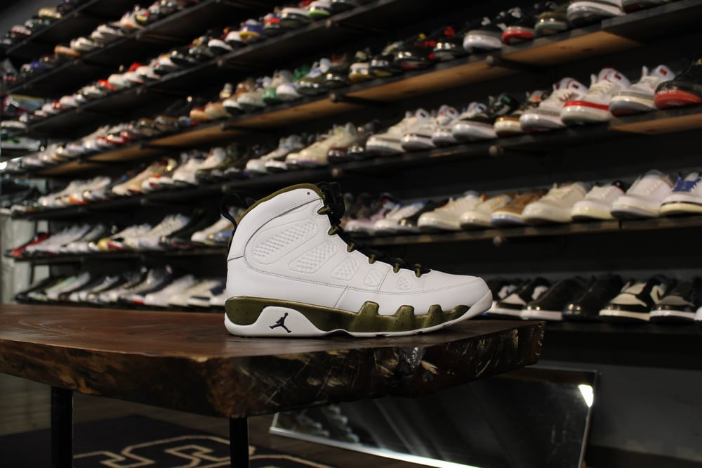 AIR JORDAN IX (9) "STATUE"