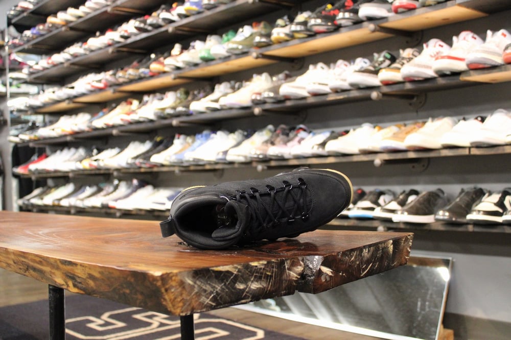 AIR JORDAN IX BOOT (9) "BLK/GUM"