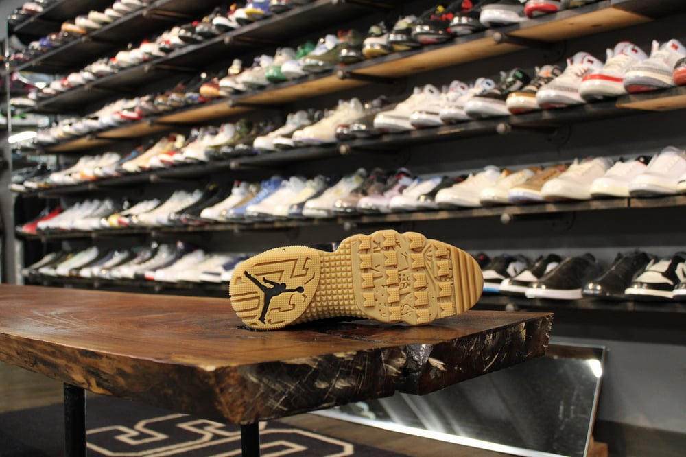 AIR JORDAN IX BOOT (9) "BLK/GUM"