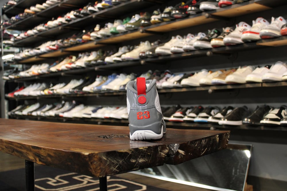 AIR JORDAN IX (9) "FIRE RED/COOL GREY"