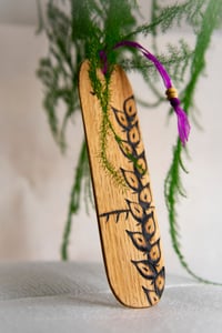 Image 1 of Marcapáginas floral.
