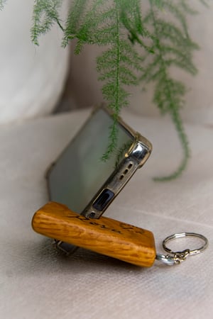 Image of DETALLE LLAVERO Y SOPORTE MV