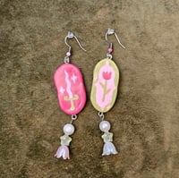 Image 2 of boucles d’oreilles épée & tulipe 