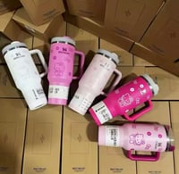 Image 2 of Hello Kitty X Stanley™️ “Pink Bow” | 40 Oz. FlowState Quencher