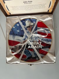 Image 4 of Coffret assiette MAKE PUSSY GREAT AGAIN