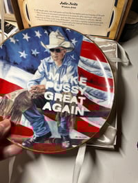 Image 3 of Coffret assiette MAKE PUSSY GREAT AGAIN