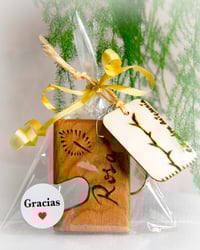 Image 1 of DETALLE LLAVERO Y SOPORTE MV