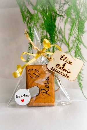 Image of DETALLE LLAVERO Y SOPORTE MV