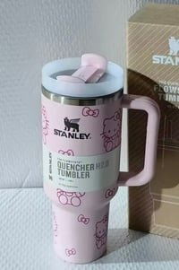 Image 2 of Hello Kitty X Stanley™️ “Pretty Pink” | 40 Oz. FlowState Quencher