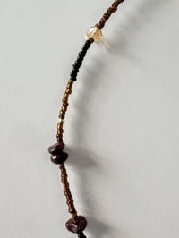 Image 2 of Collier "Vitale" Cristaux, billes de verre et grenat