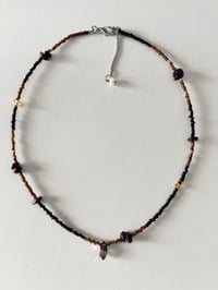 Image 5 of Collier "Vitale" Cristaux, billes de verre et grenat