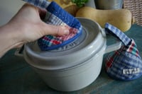 Image 4 of Pair of Patchwork Cone-shaped Pot Holders Handmade Kitchen Accessories