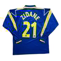 Image 4 of Juventus Away Shirt 1995 - 1996 (XL) Zidane 21