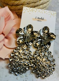 Image 4 of Floral -n-Style Earrings
