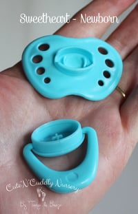 Image 3 of Sweetheart - Newborn - Honeybug - Magnetic Pacifier - Magnet included - Cupcake Turquoise
