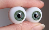 Image 2 of 18mm - Full Round - Glass Eyes - Green - Imperfect