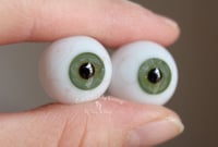 Image 6 of 18mm - Full Round - German Glass Eyes - Green with Veins
