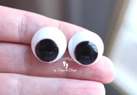 Image 4 of 18mm - Solid Glass - Flat Back - Black and White - Googly Eyes
