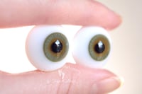 Image 2 of 20mm - German Glass Eyes - Flat Back - Economy Eyes - Green