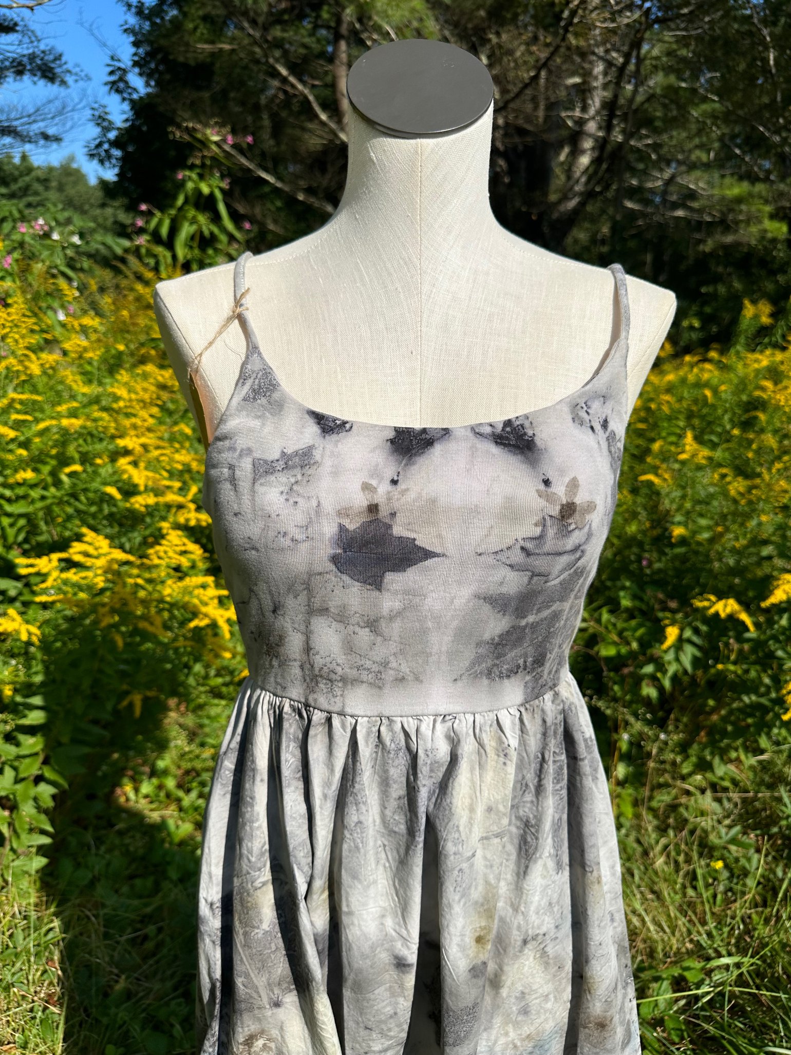 Image of Iron steamed dress size medium #3