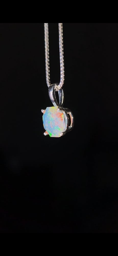 Image of Welo opal pendant 