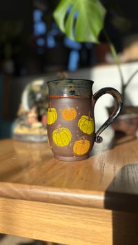 Image 8 of Pumpkin mug 02