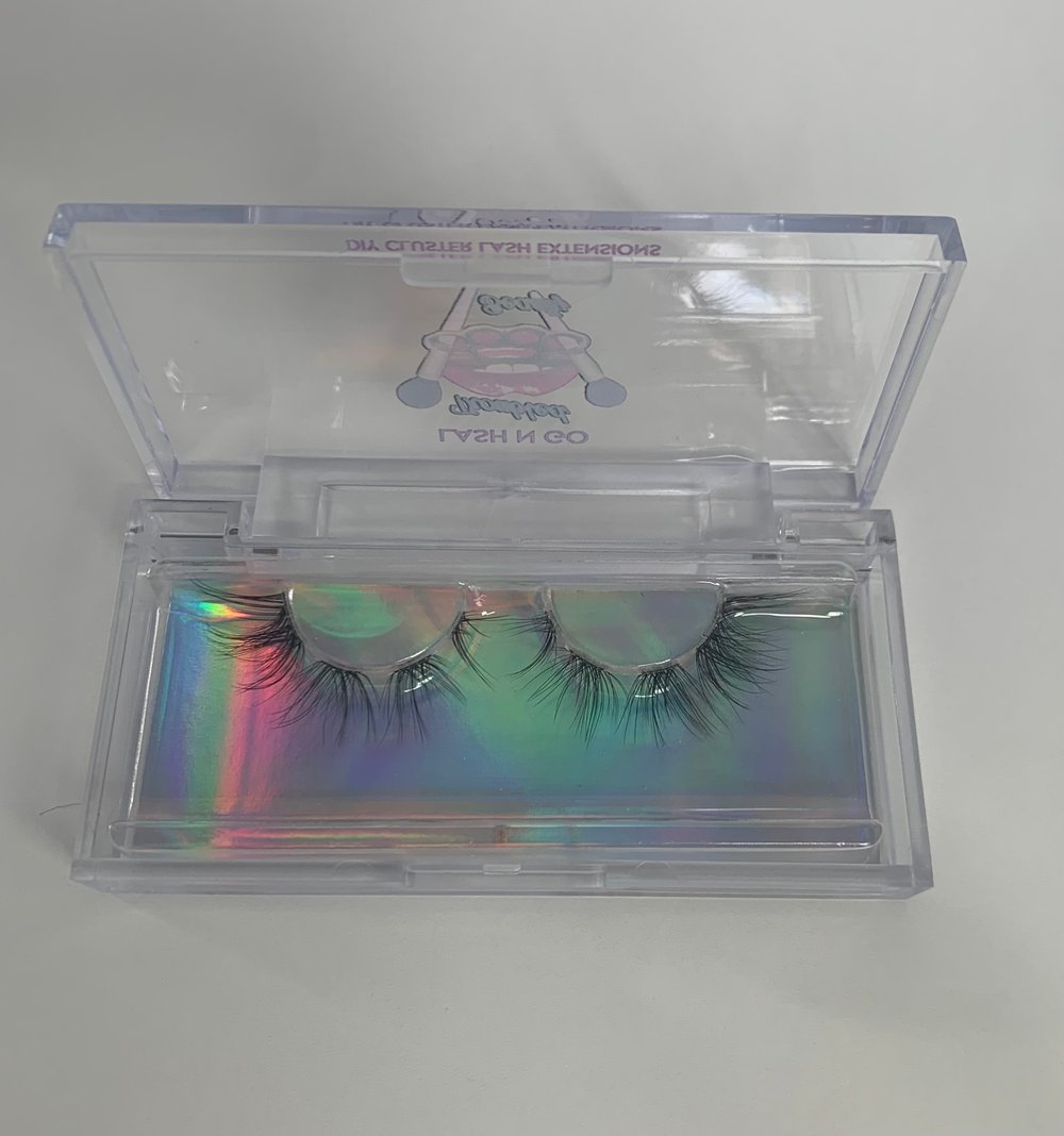 Image of MAGDALENA- Fluffy Wispy Lashes