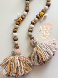 Image 5 of RTS OAK Buzz & Blooms Garland #3