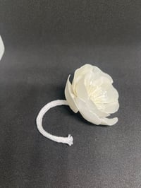 Image 3 of Flower wick reed diffuser 