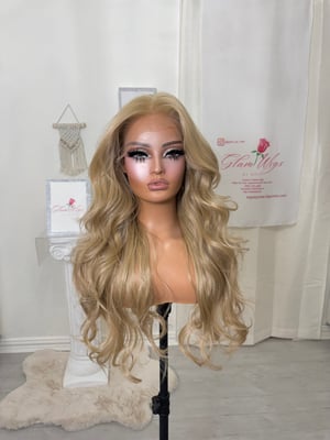 Image of Beige blonde free part (ready to ship)