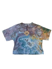 Image 2 of XS Crop Cotton Tee in Earthy Orb Ice Dye