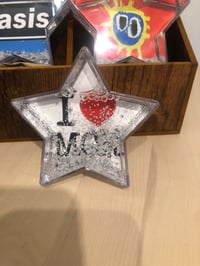 Image 14 of Snow shaped Rock ‘n’ Roll snow globes